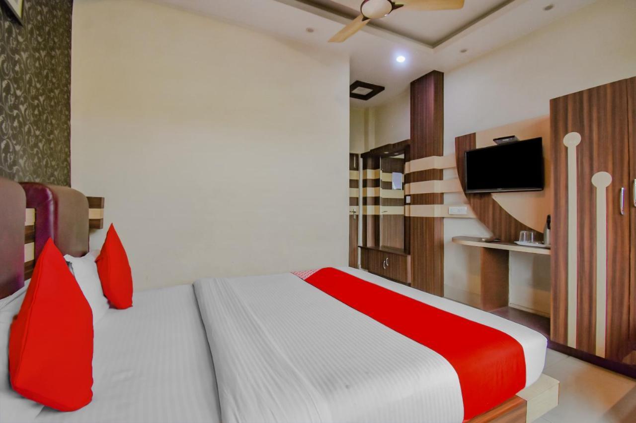 Oyo 1851 Hotel Sefali Deluxe コルカタ エクステリア 写真