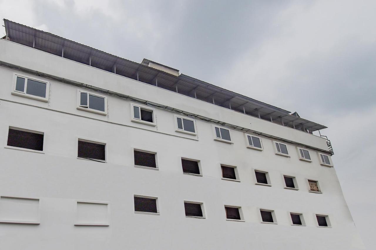 Oyo 1851 Hotel Sefali Deluxe コルカタ エクステリア 写真